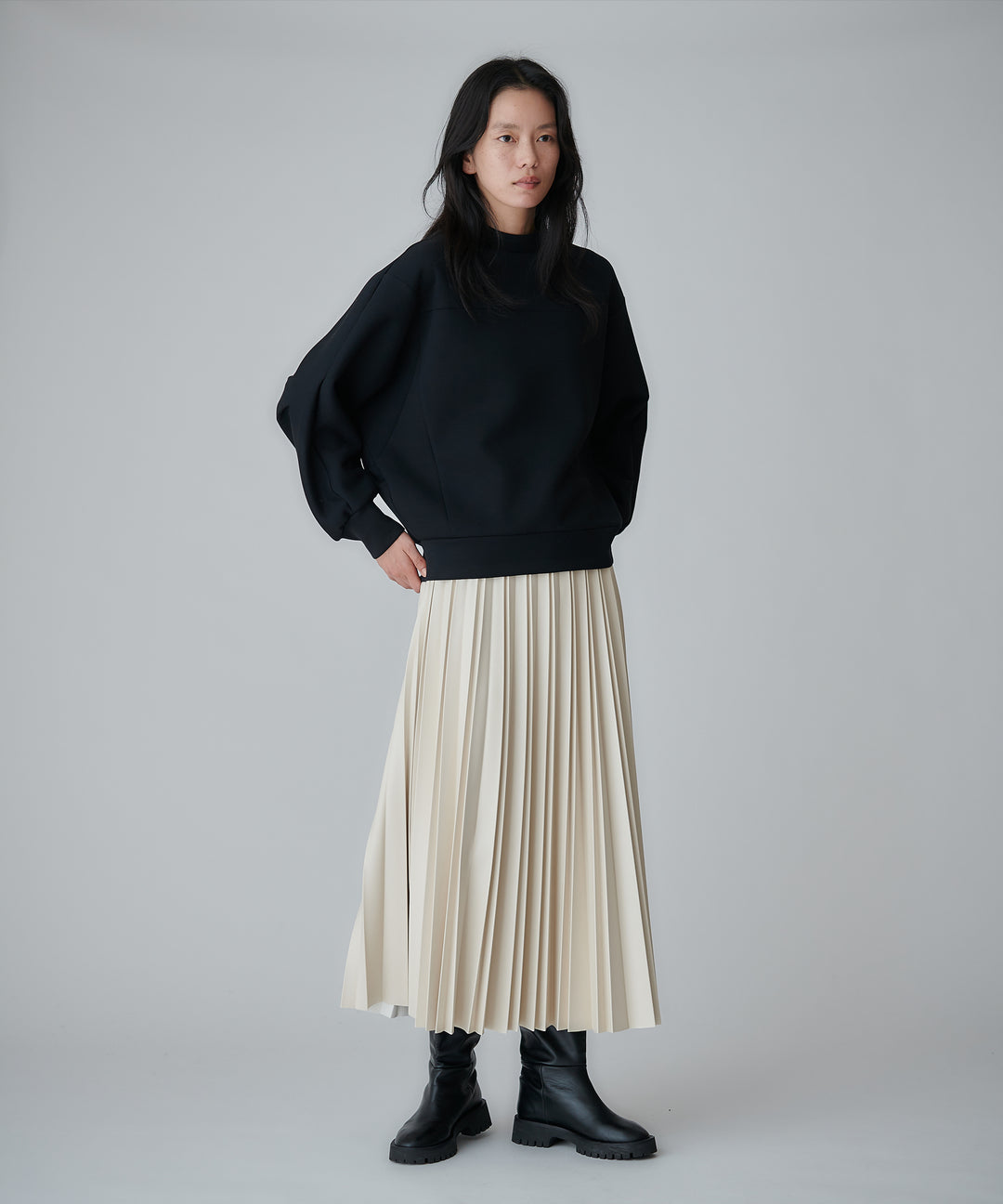 シンセティックレザープリーツスカート