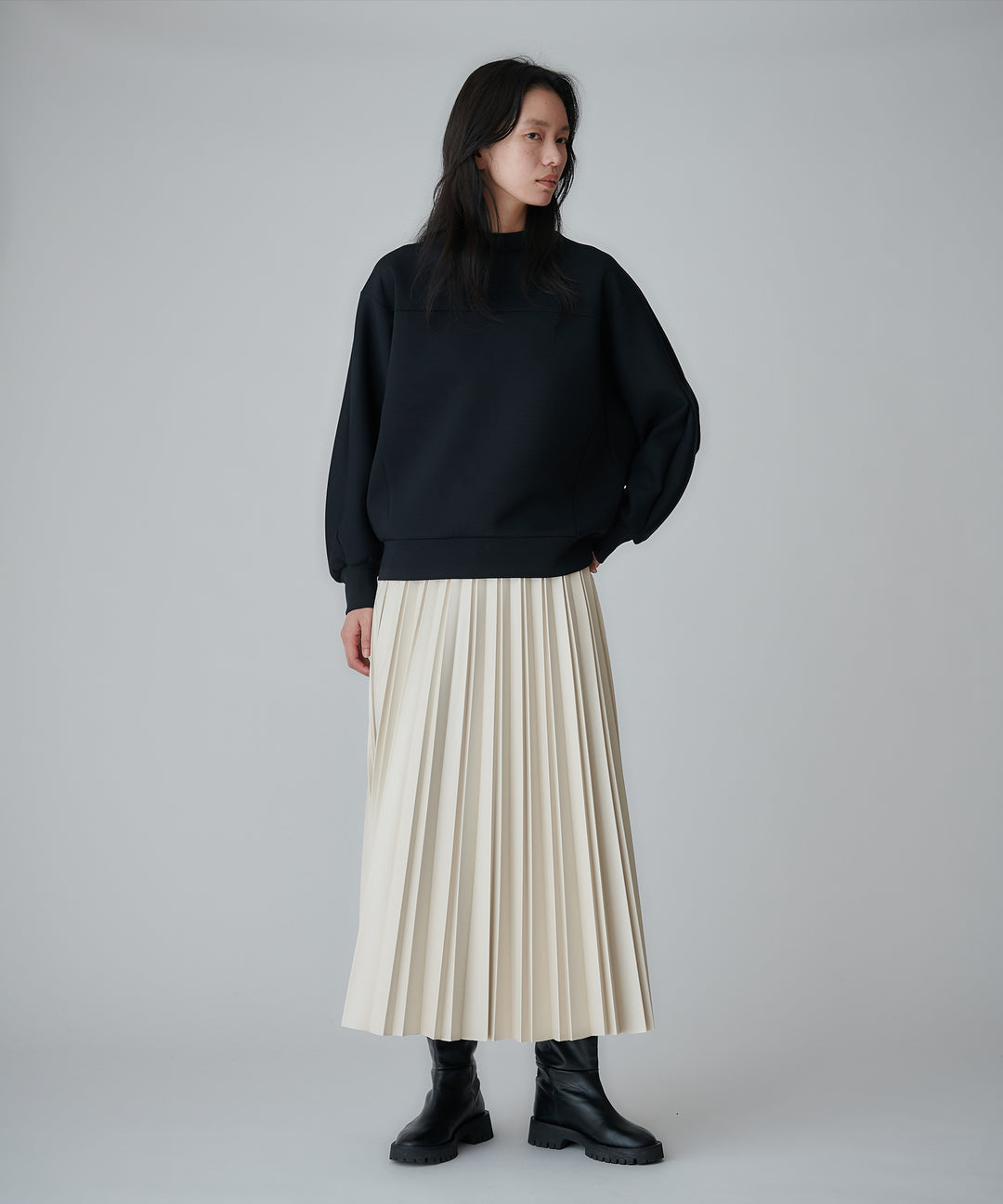 シンセティックレザープリーツスカート