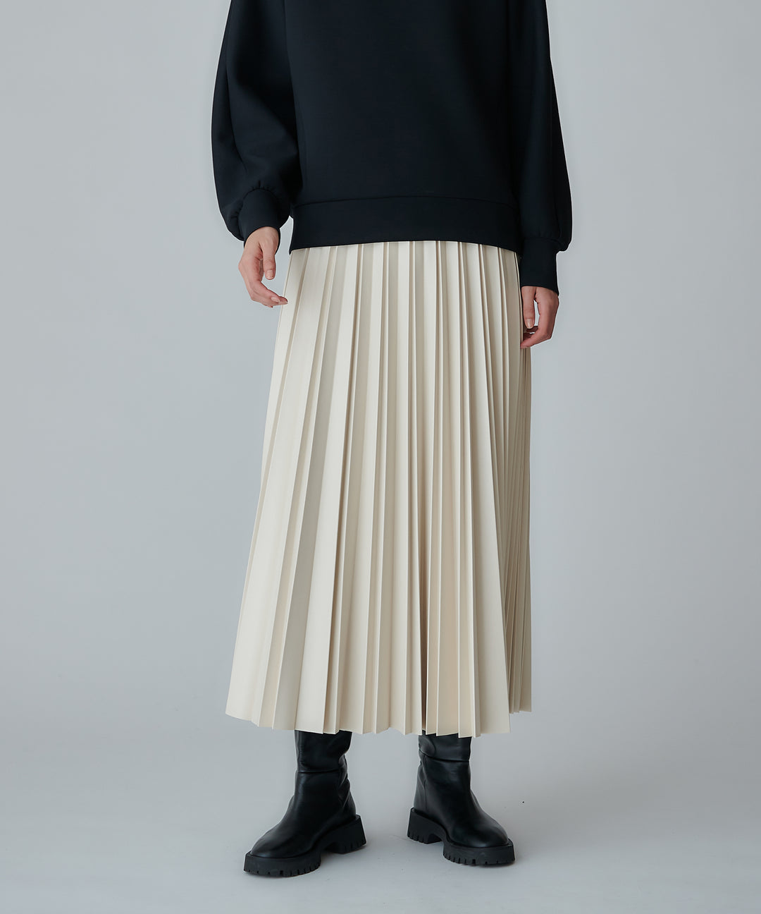 シンセティックレザープリーツスカート