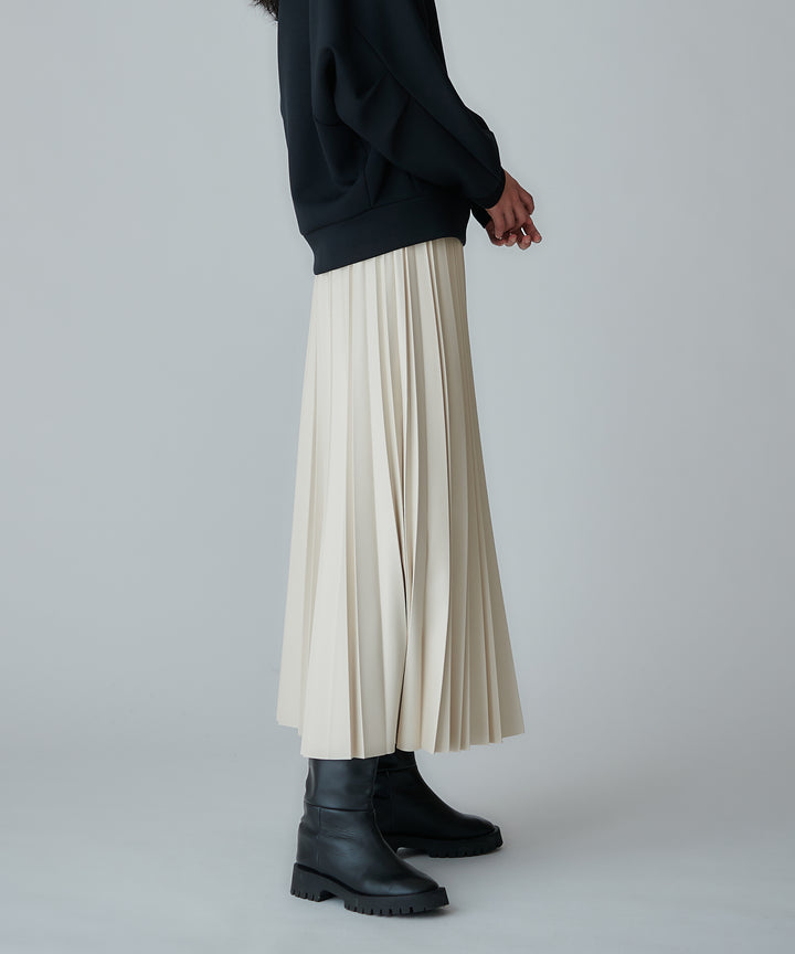 シンセティックレザープリーツスカート