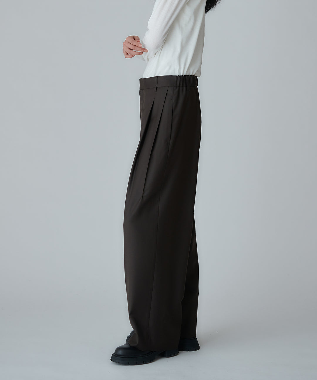 ウールタックワイドパンツ