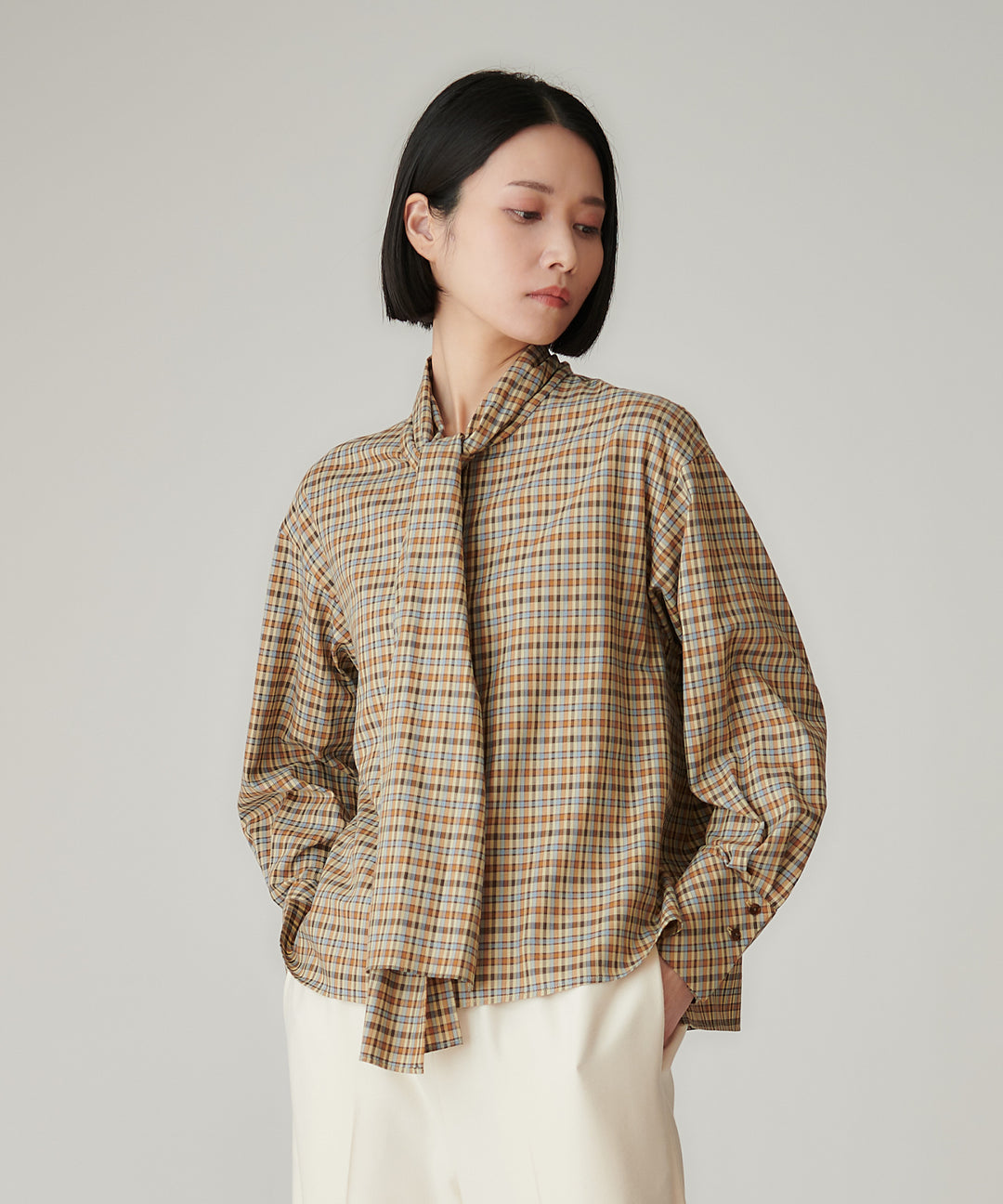 モデルH：170cm / 38 / イエロー系
