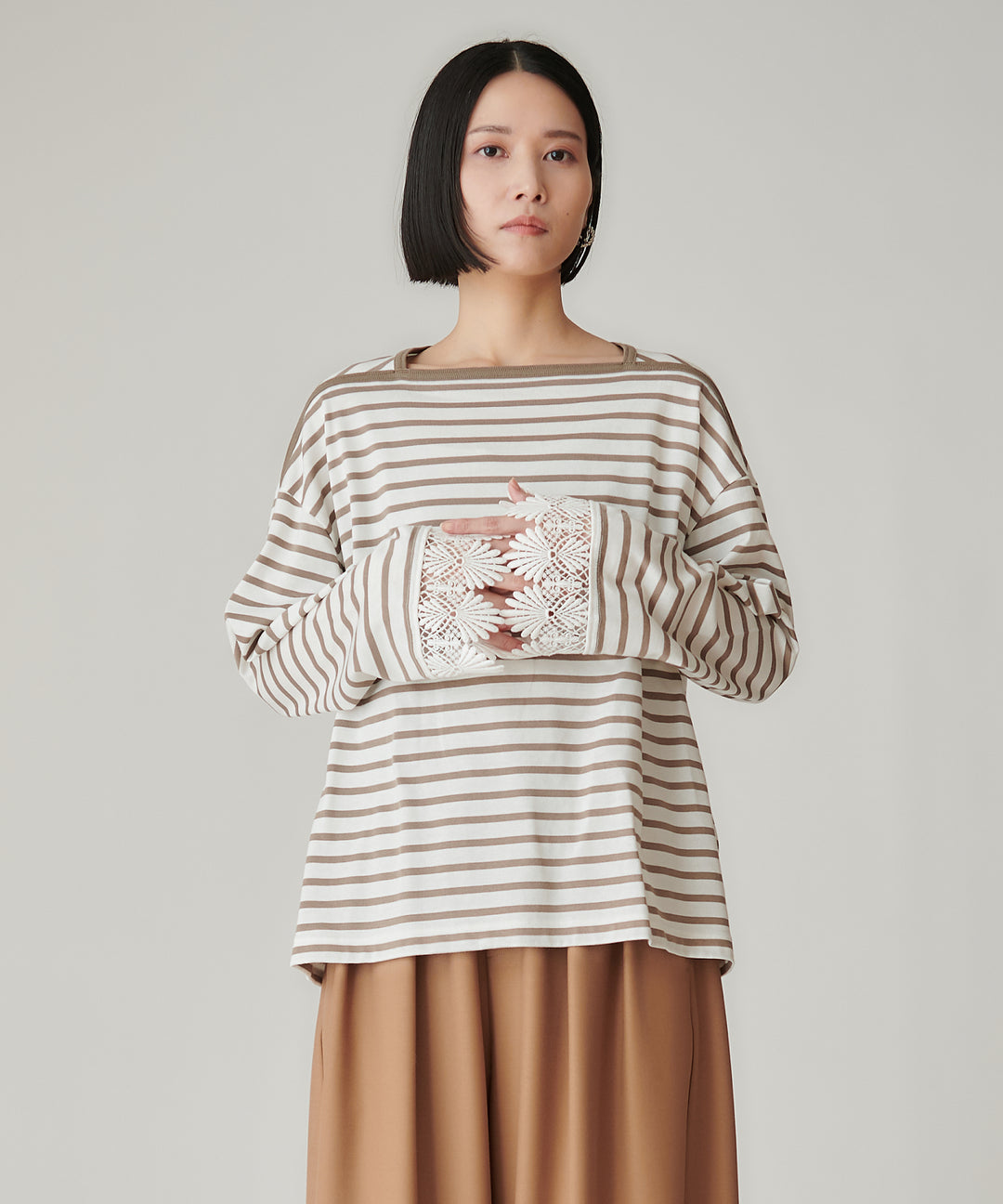 モデルH：165cm / 38 / ホワイト×グレージュ