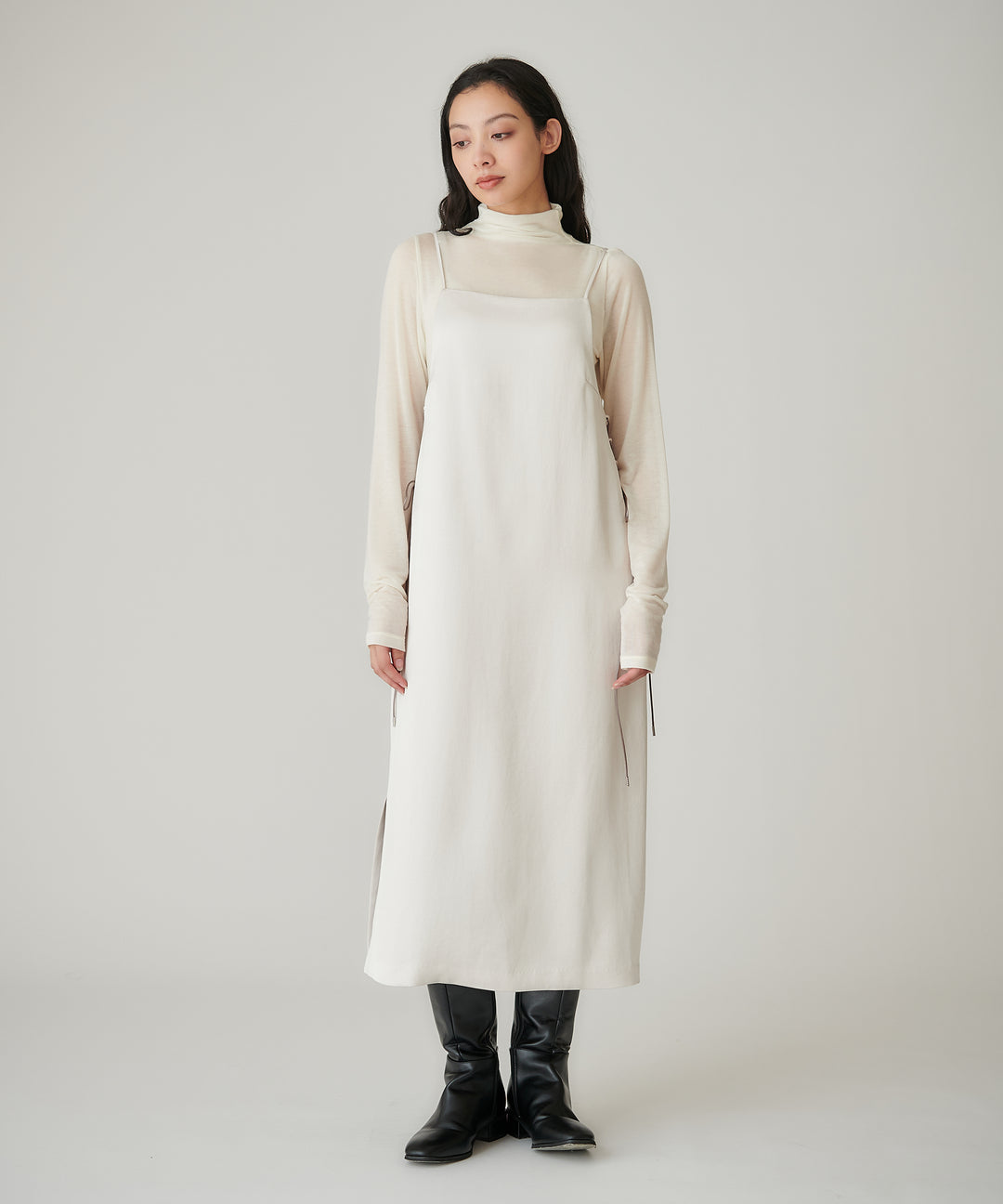 モデルH：166cm / 38 / オフホワイト