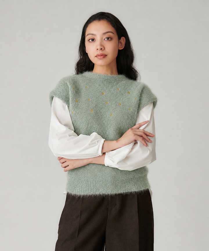 ラメ刺繍モックネックニットベスト