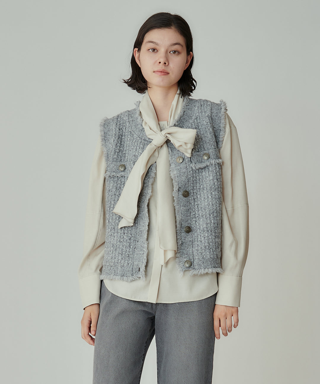 モデル H：170cm / 38 / サックス