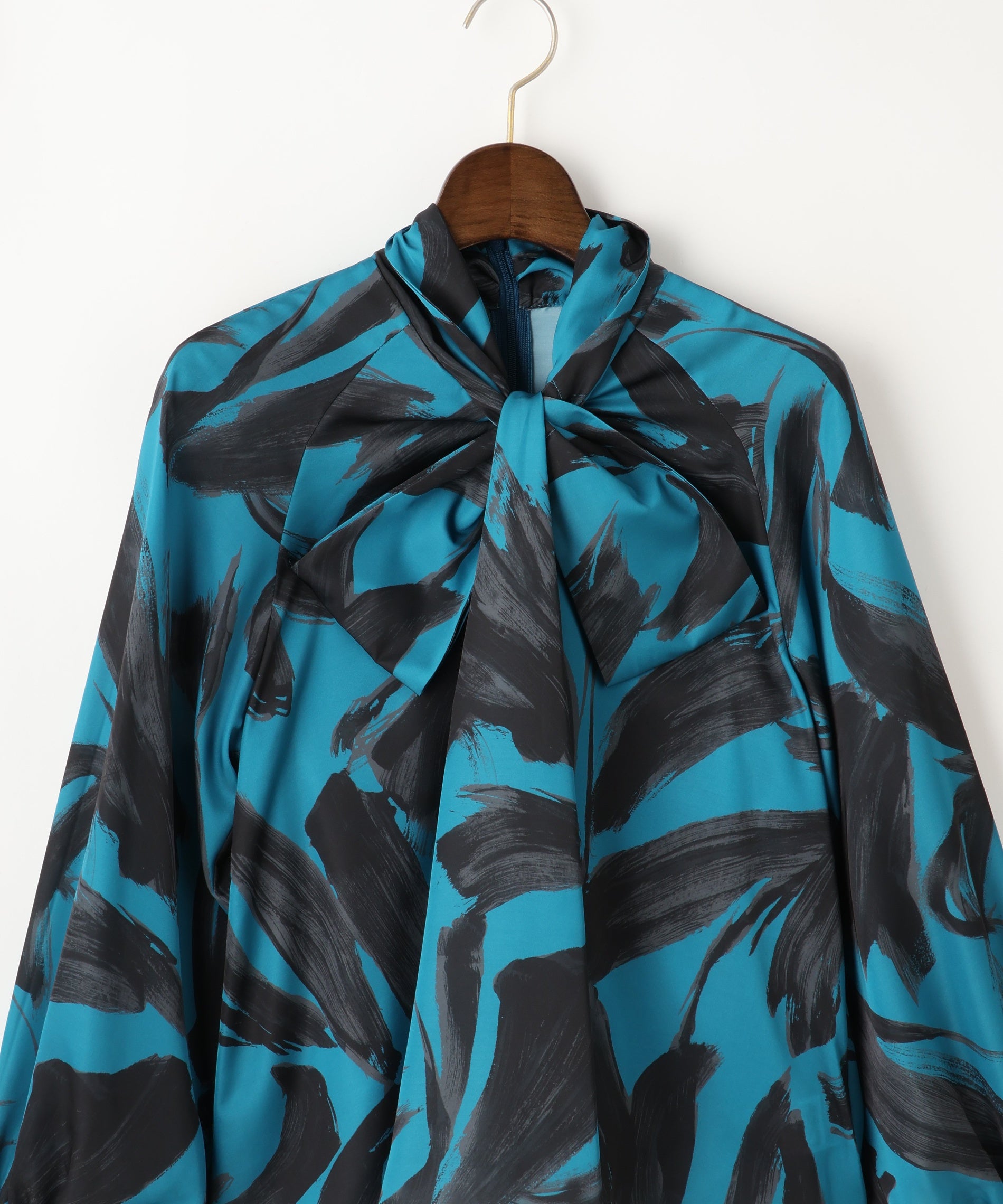 ブラーミン、ブラウス オリジナルプリントボウタイブラウス – FACE SANS FARD