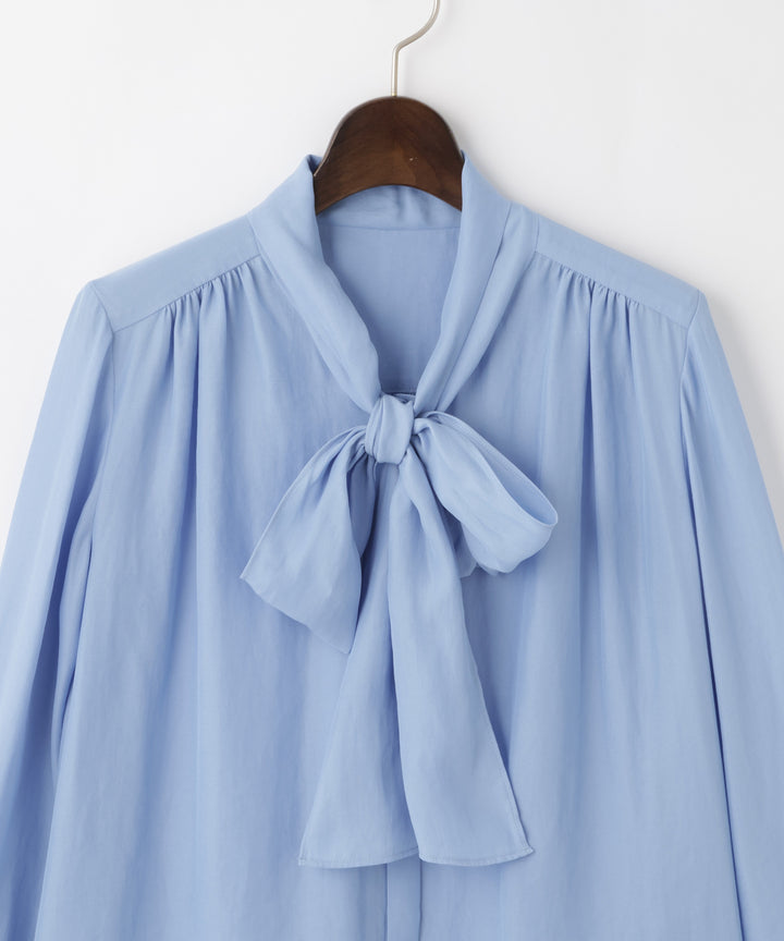 ボウタイブラウス