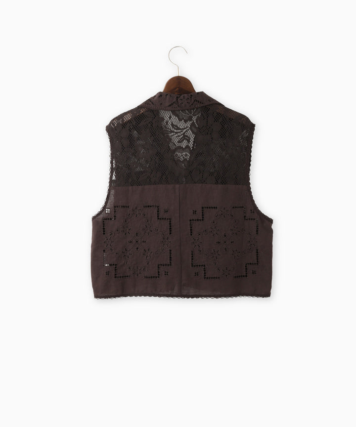カットワーク刺繍ジレ