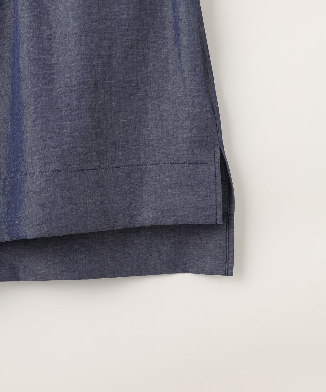 Sleeveless Crew Neck Blouse