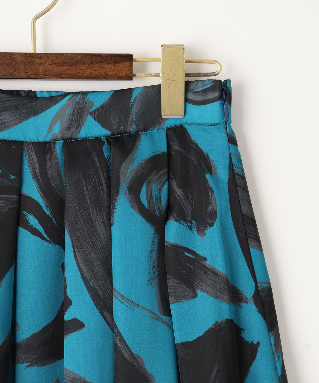 オリジナルプリントタックスカート