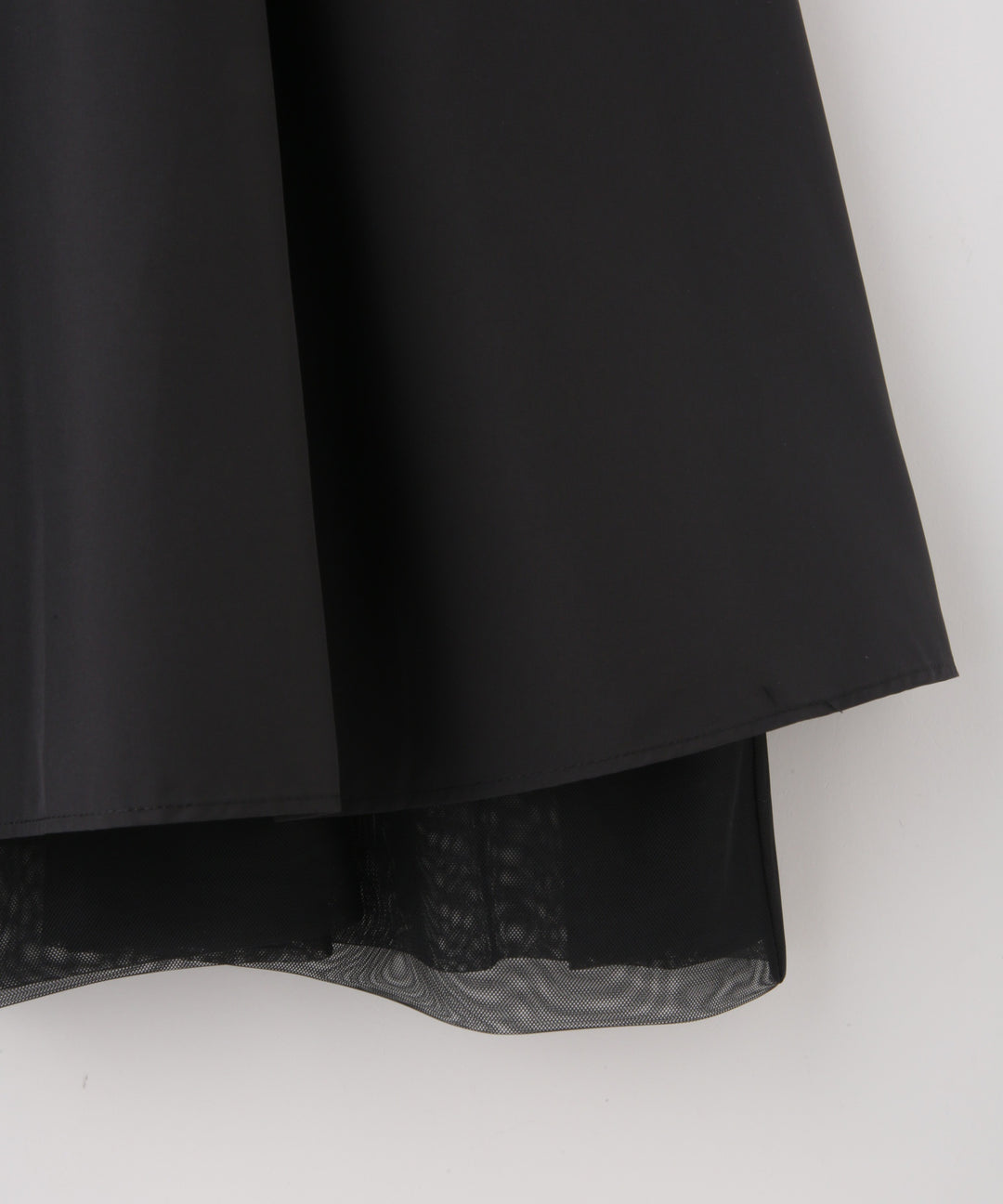 裾チュールタフタスカート