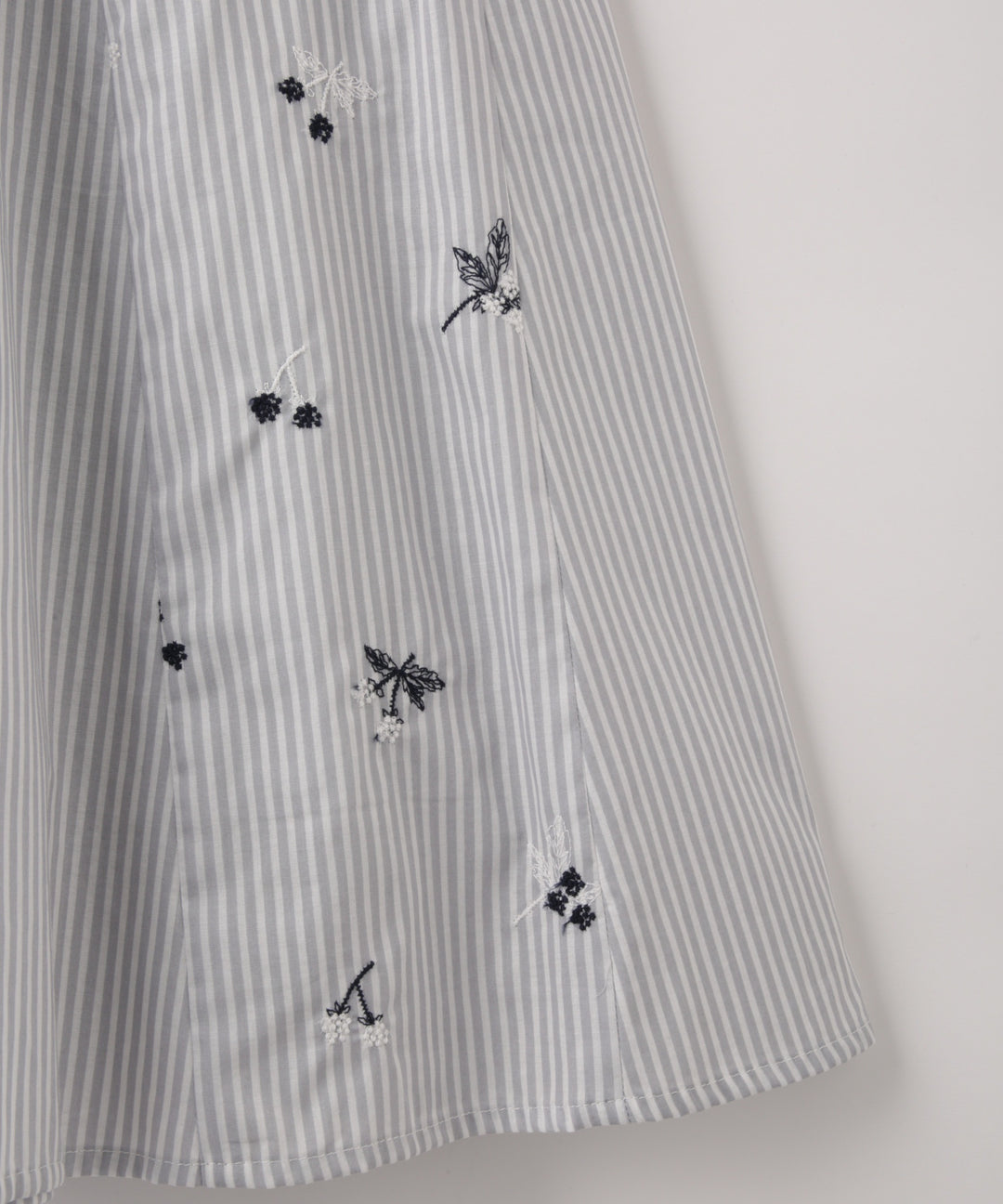 刺繍ストライプスカート