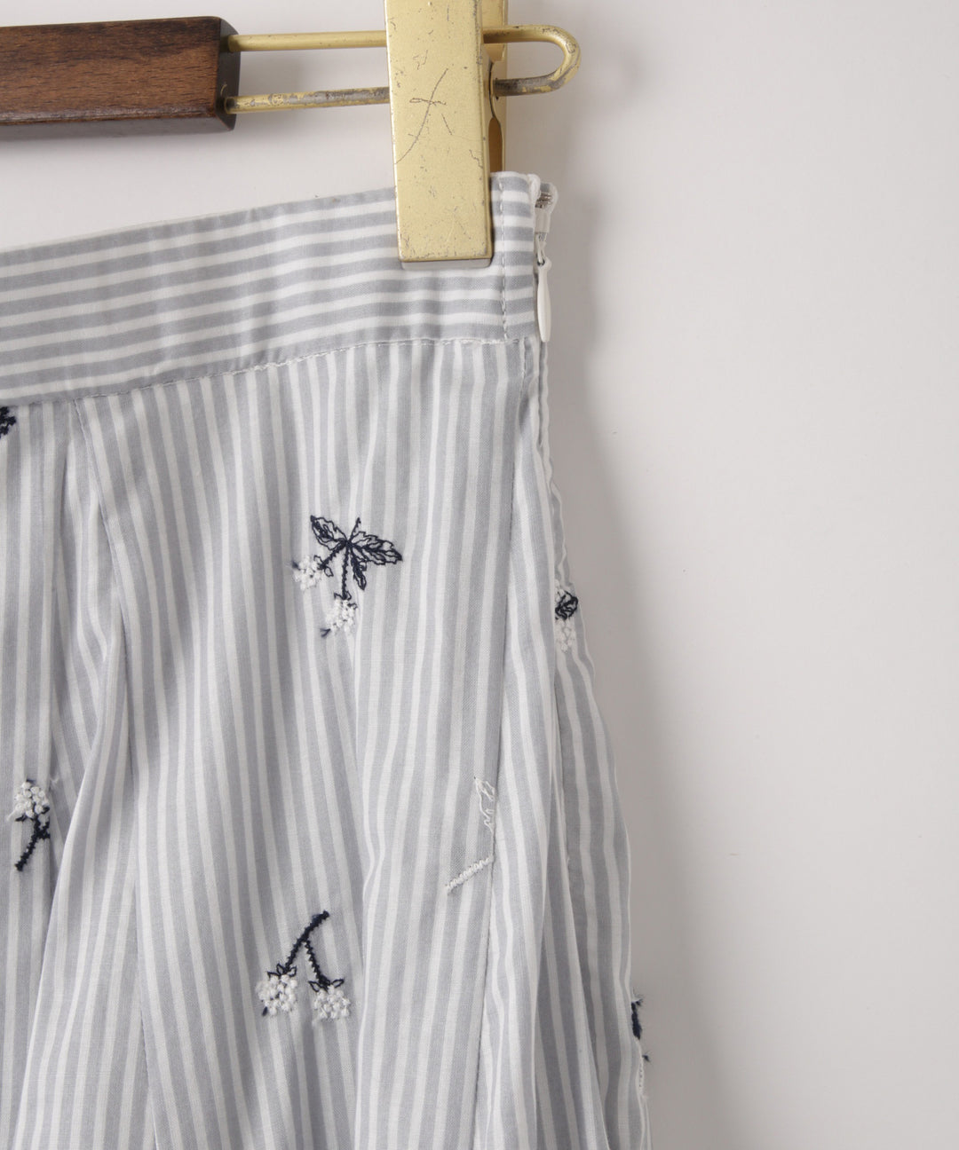 刺繍ストライプスカート