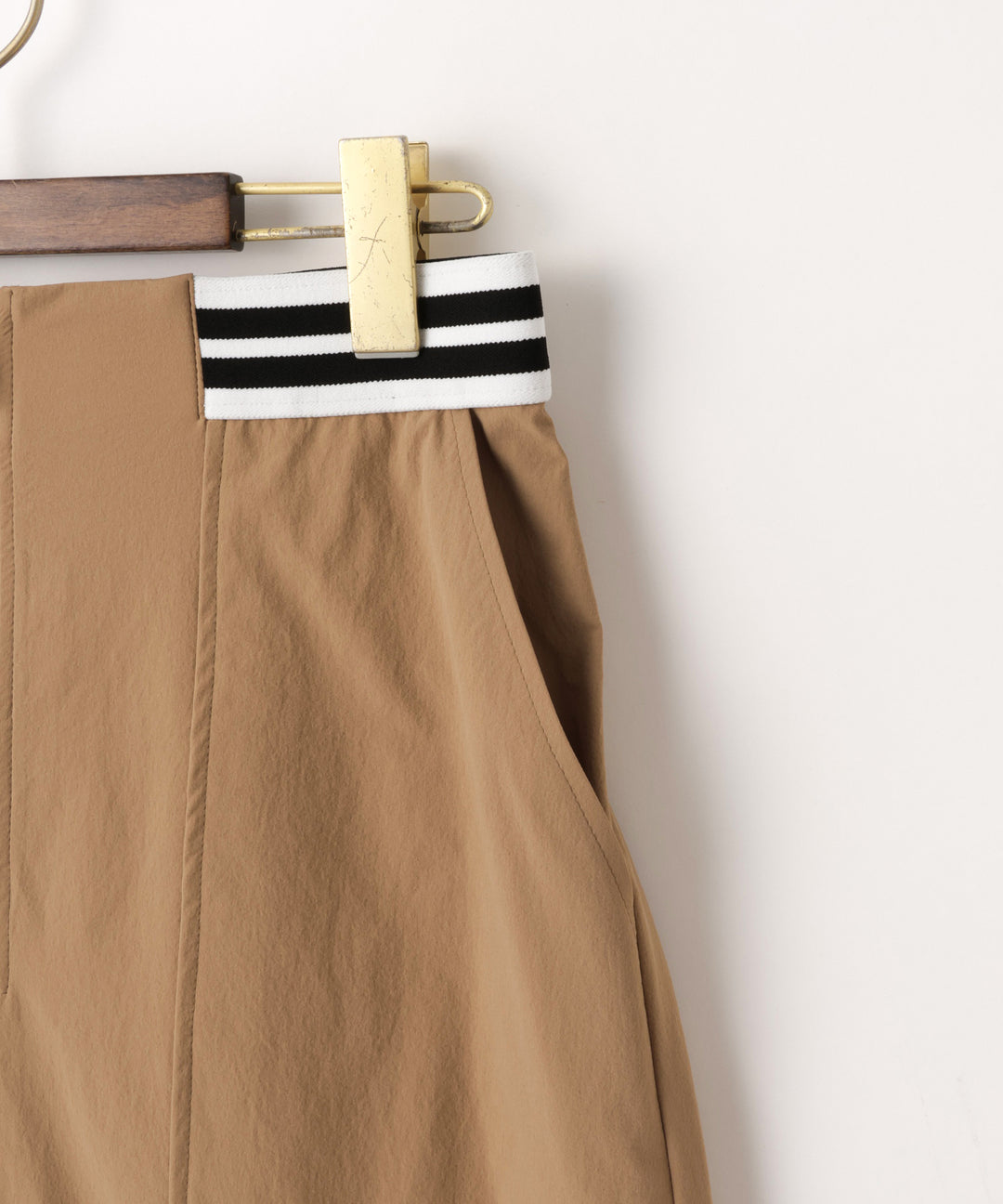 フロントジップカーゴスカート