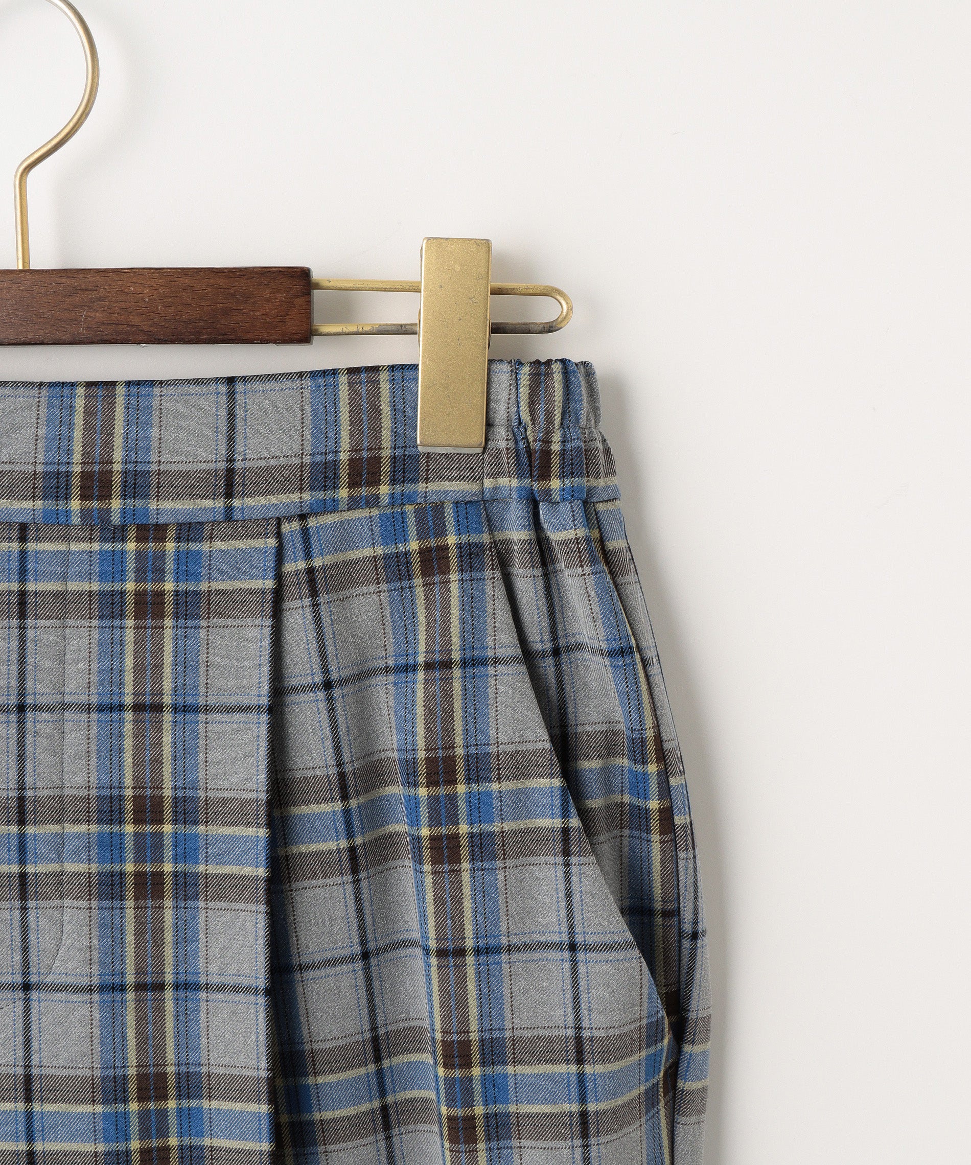 センタープレステーパードパンツ – FACE SANS FARD