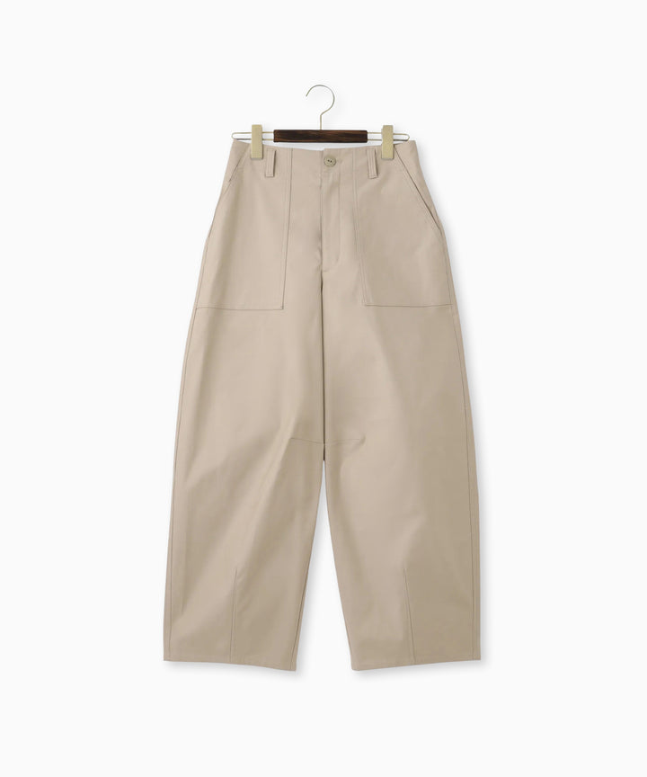カーヴィーシルエットパンツ