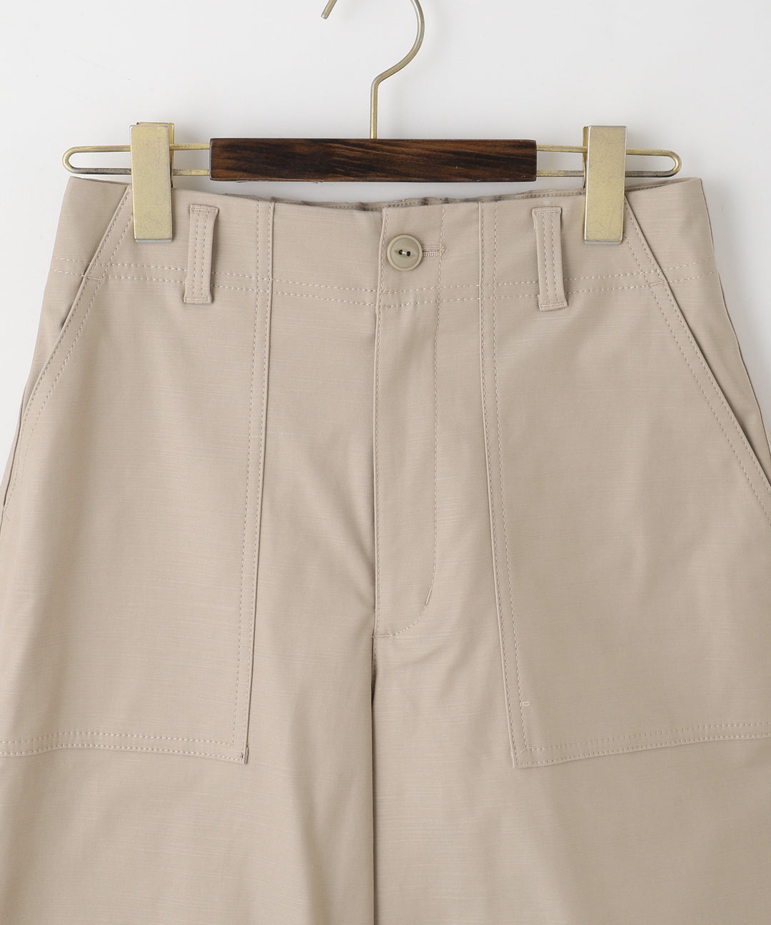 カーヴィーシルエットパンツ