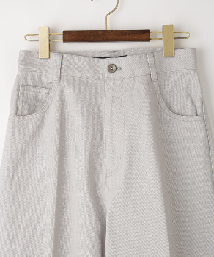 カーヴィーシルエットデニムパンツ