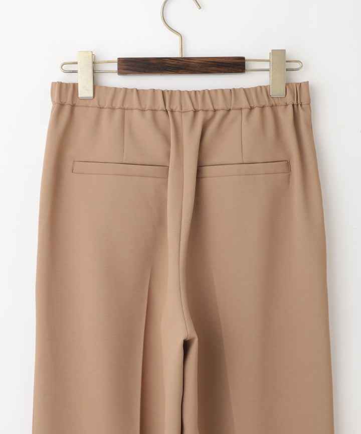 センタープレステーパードパンツ