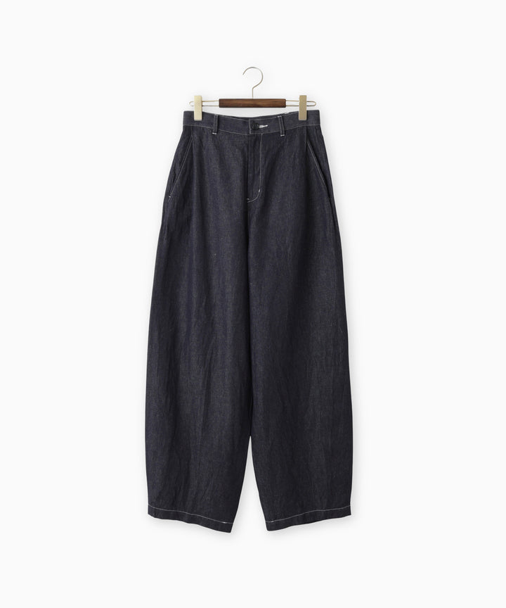 カーブシルエットデニムパンツ
