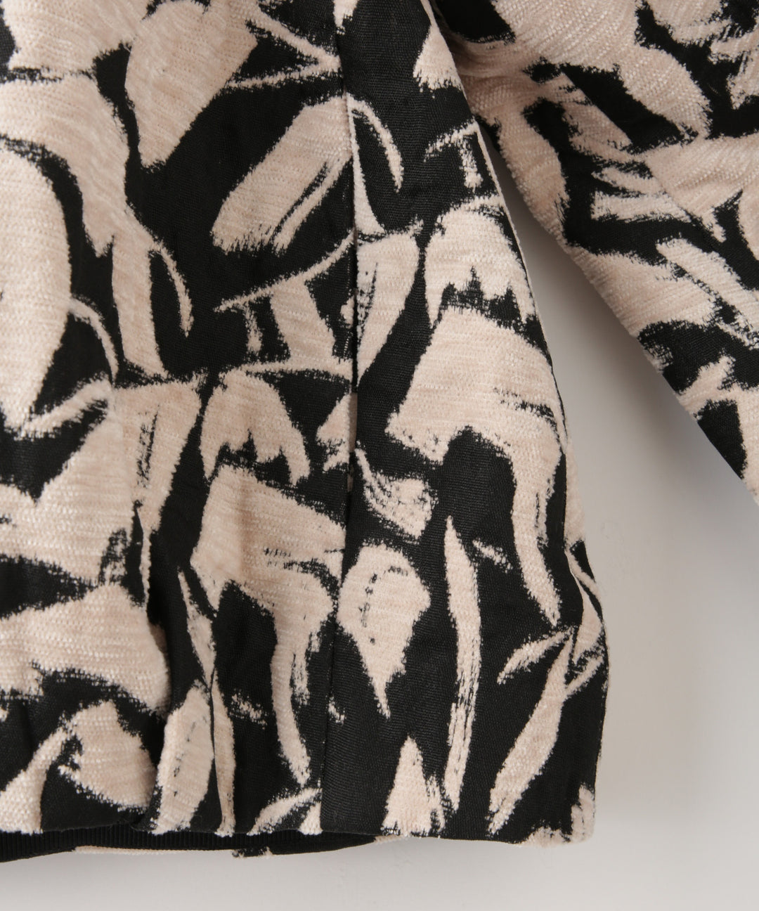 ジャガードブルゾン