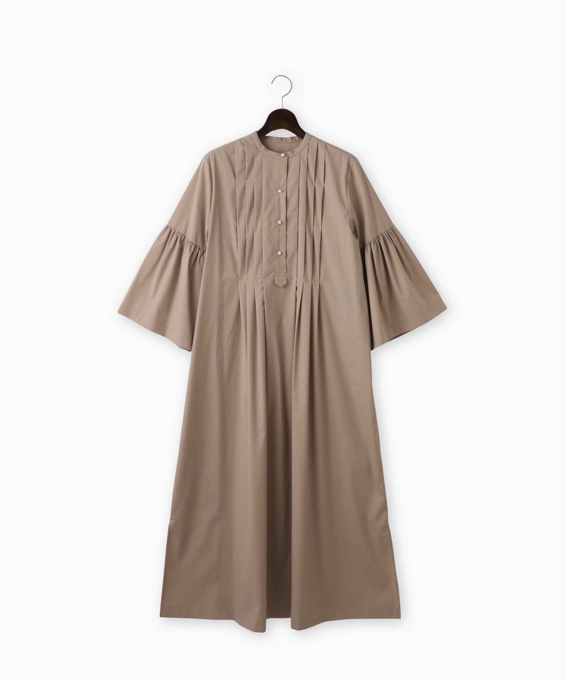 ワンピース neQuittezpasRamieSmockingHalfSleeveDress ne Quittez pasの刺繍ワンピース【STANDARD BOOK 2022SS