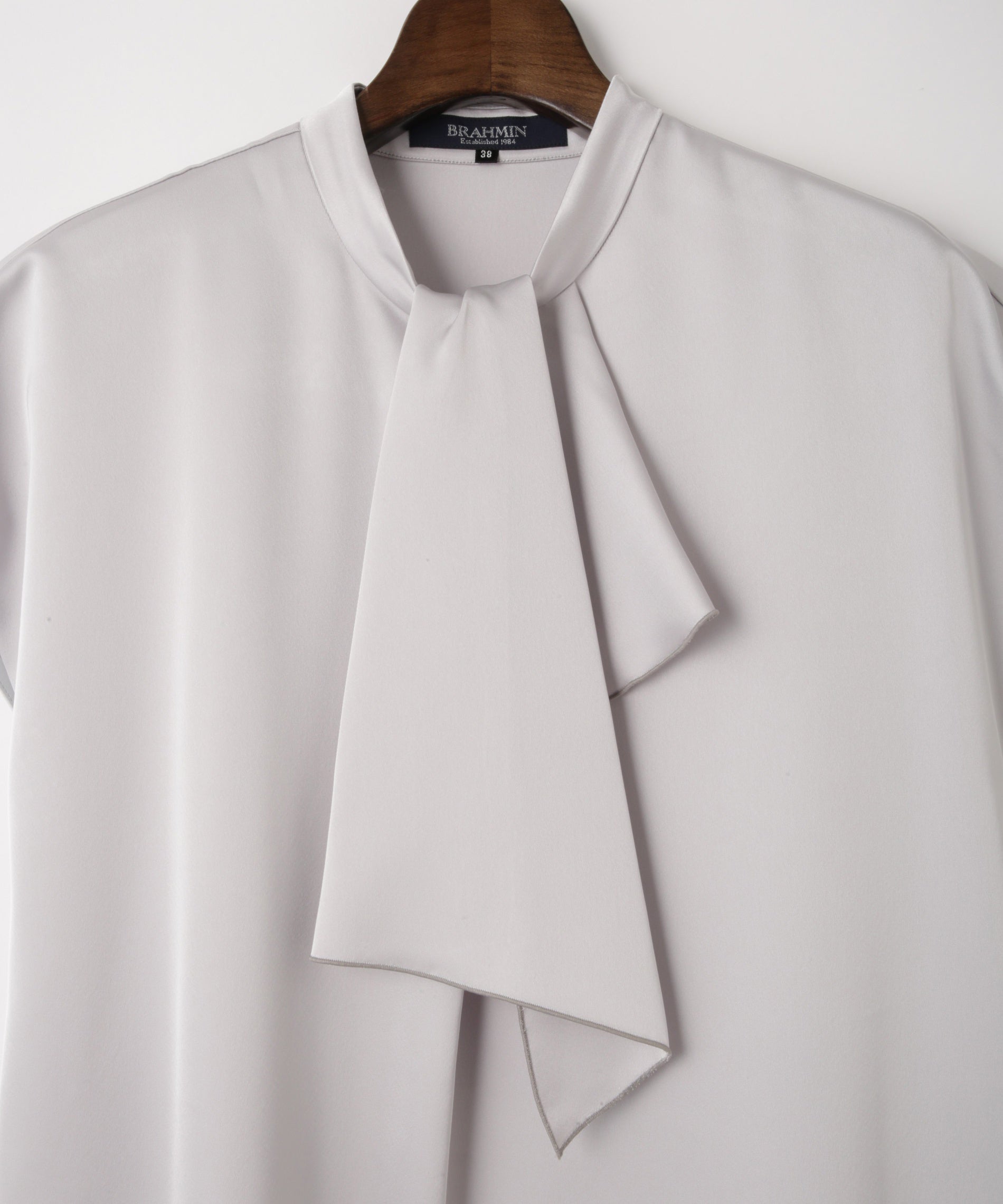 ドレープボウタイワンピース – FACE SANS FARD