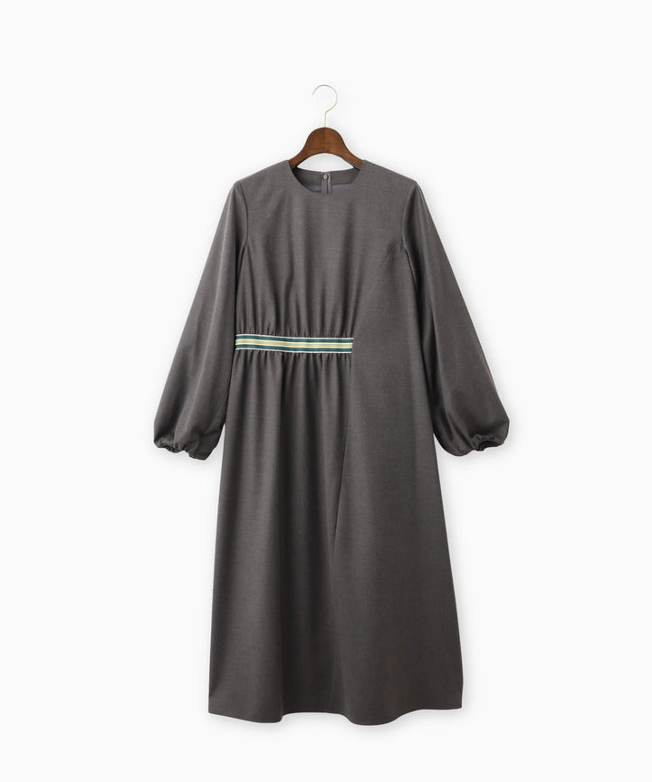 ウエストラインテープワンピース