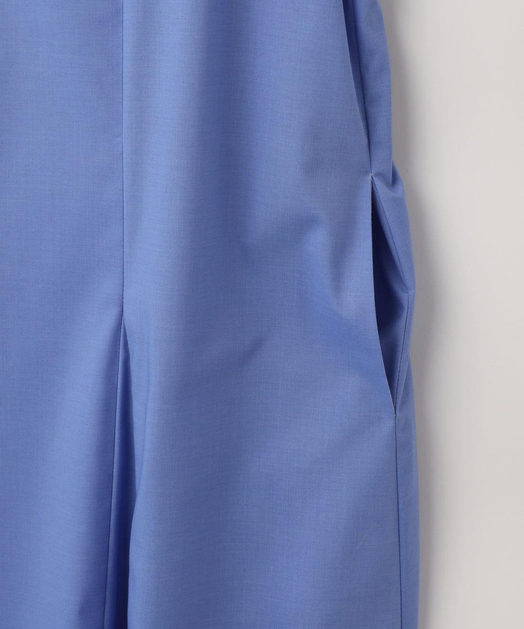 Vネックレースアップワンピース