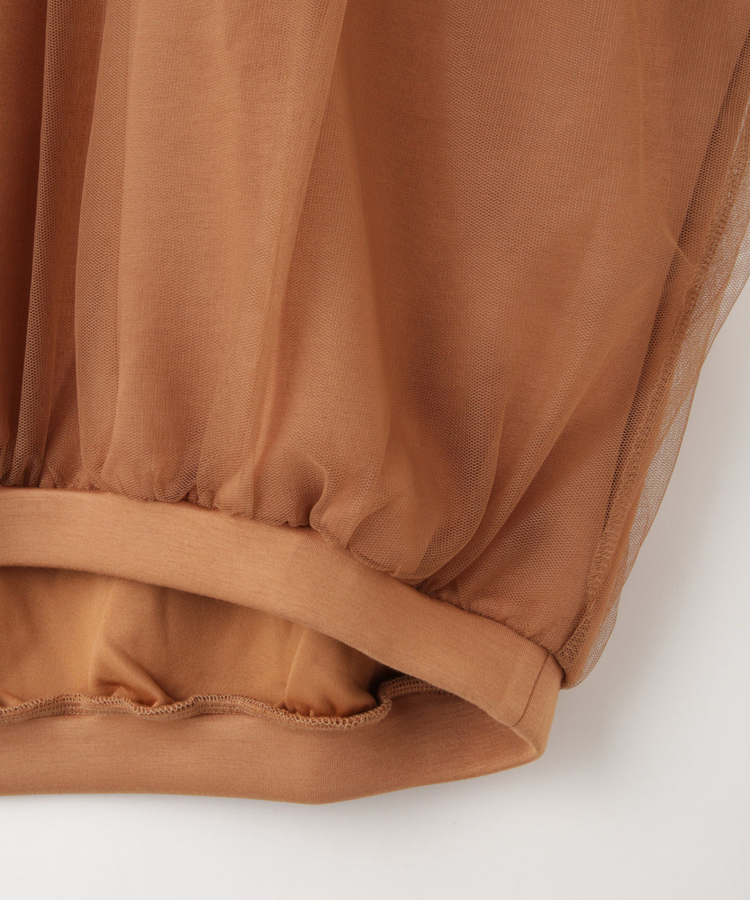 チュールドッキングトップス