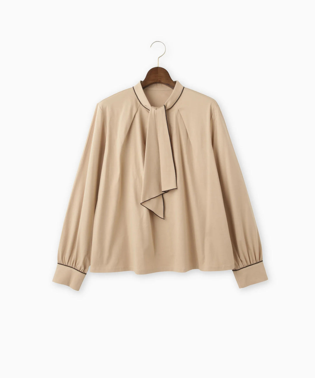 ボウタイデザイントップス