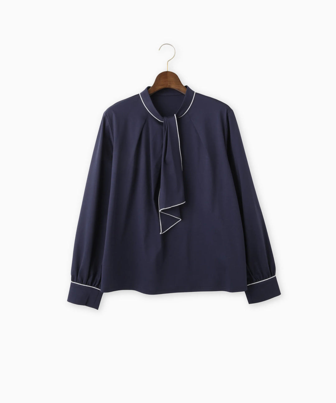 ボウタイデザイントップス