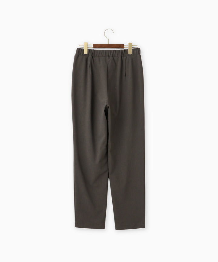 ストレッチテーパードパンツ