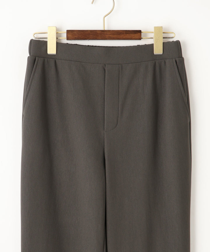 ストレッチテーパードパンツ