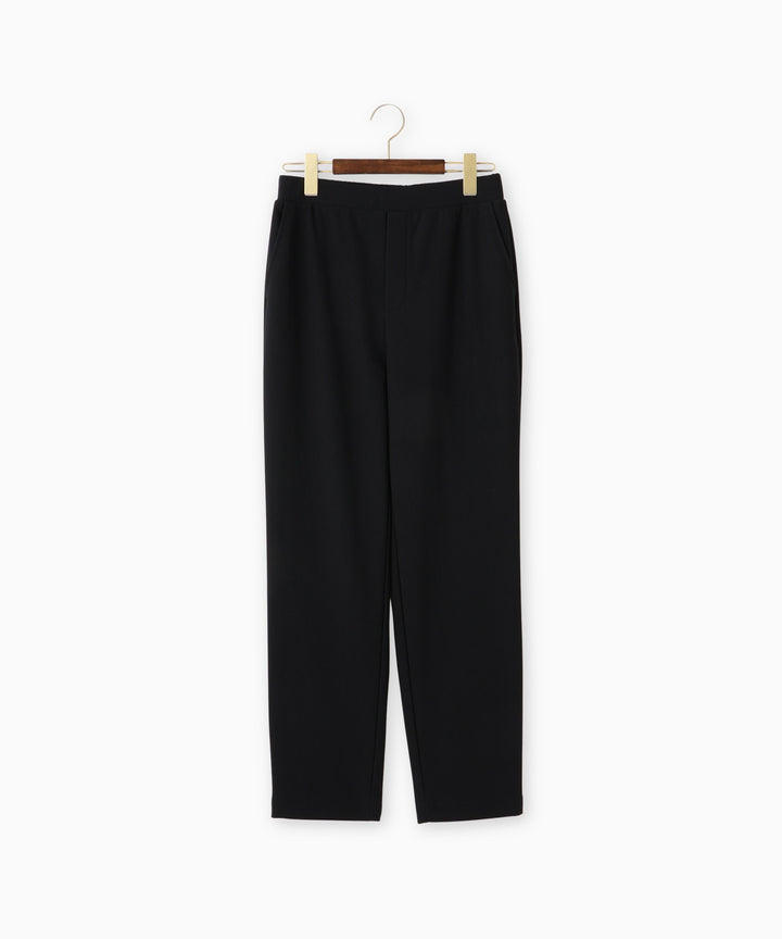 ストレッチテーパードパンツ