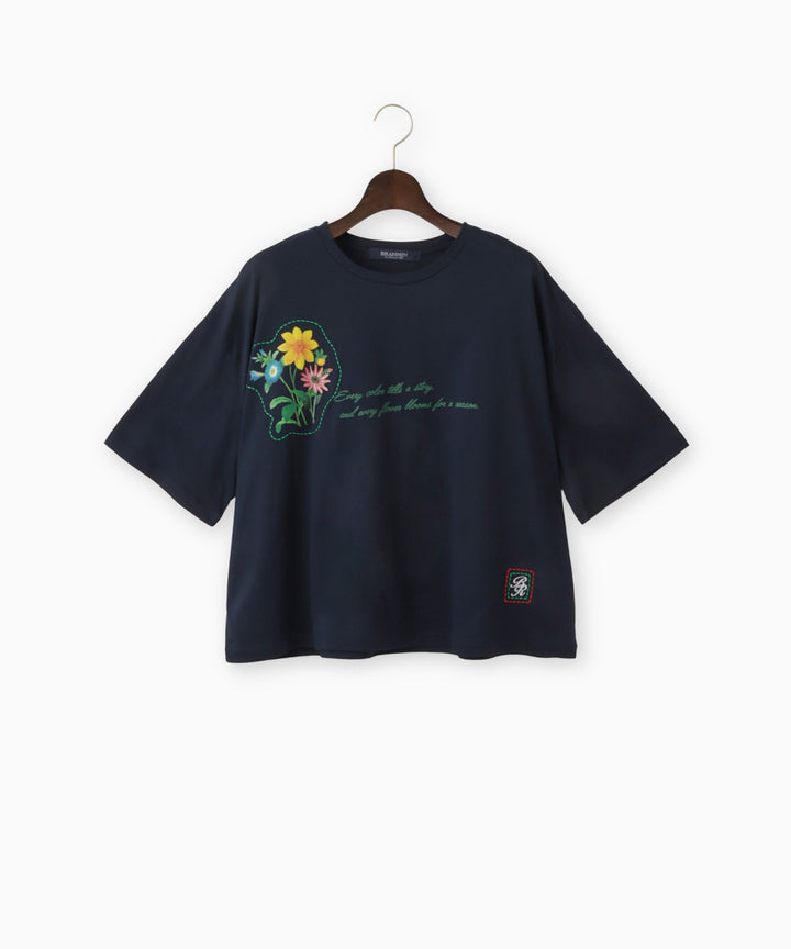 ステッチ刺繍フラワーデザインTシャツ