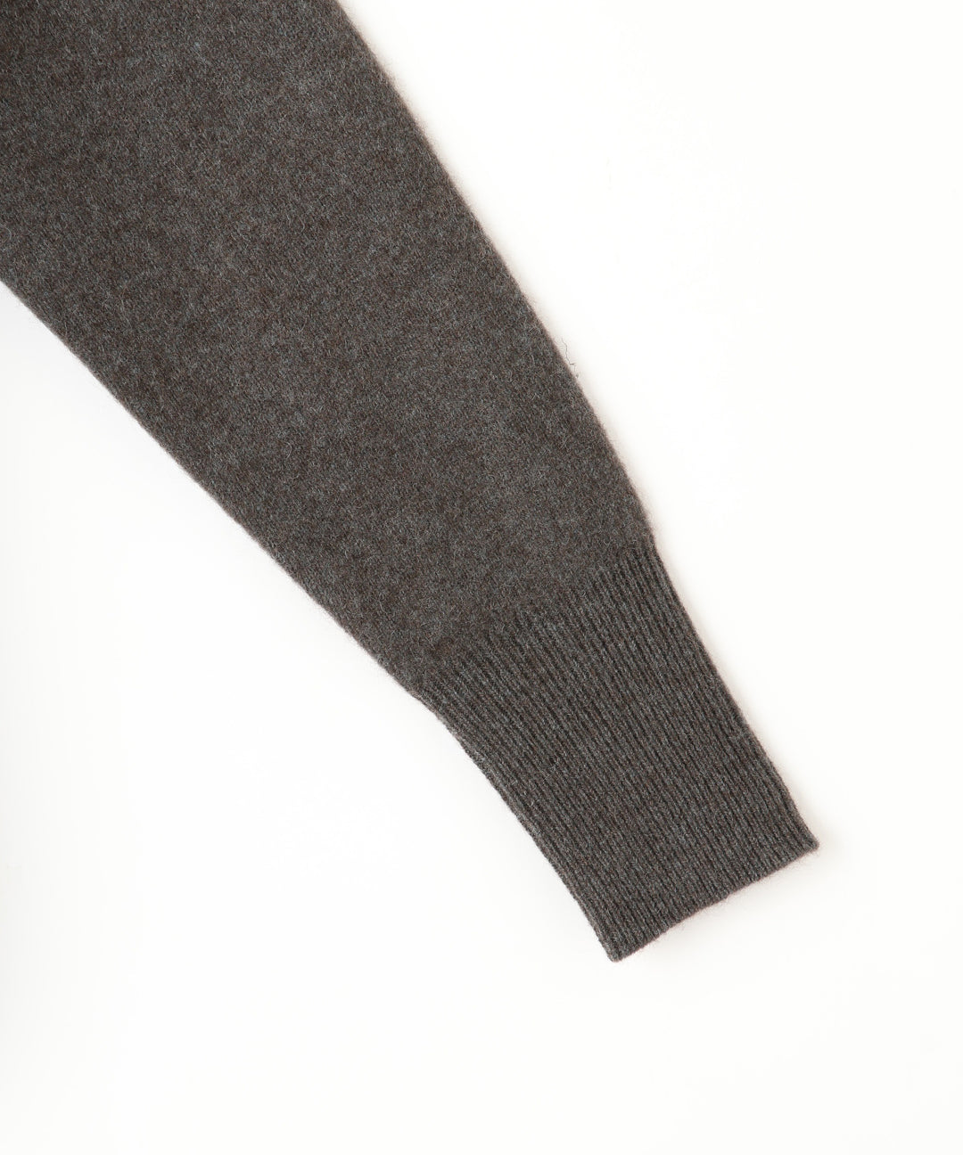 ハイネックヤクニット