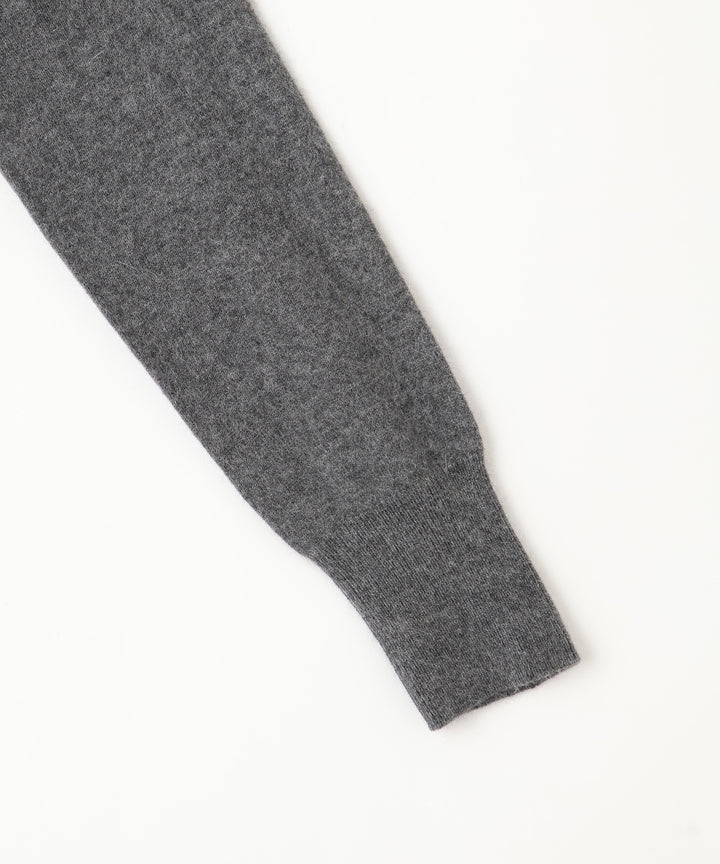 ラクーン混ハイネックニット