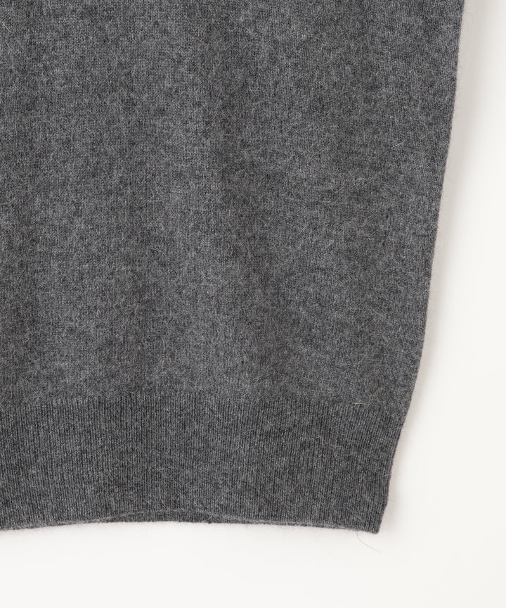 ラクーン混ハイネックニット