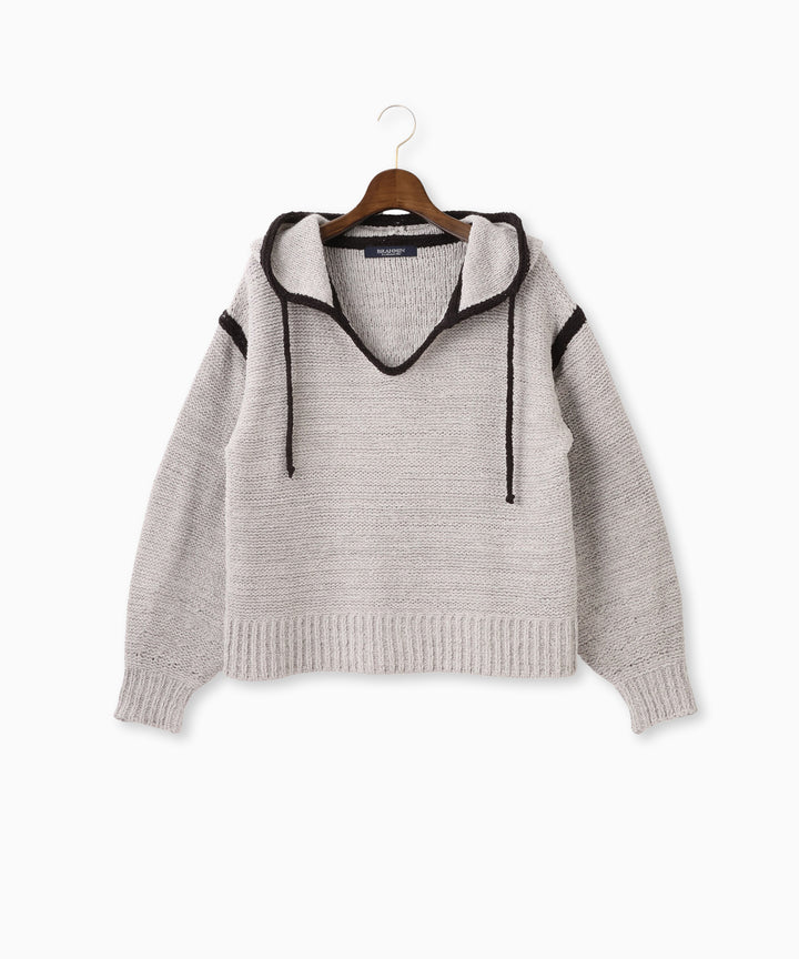 フード付きプルオーバーニット