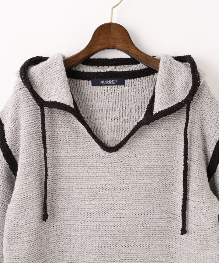 フード付きプルオーバーニット