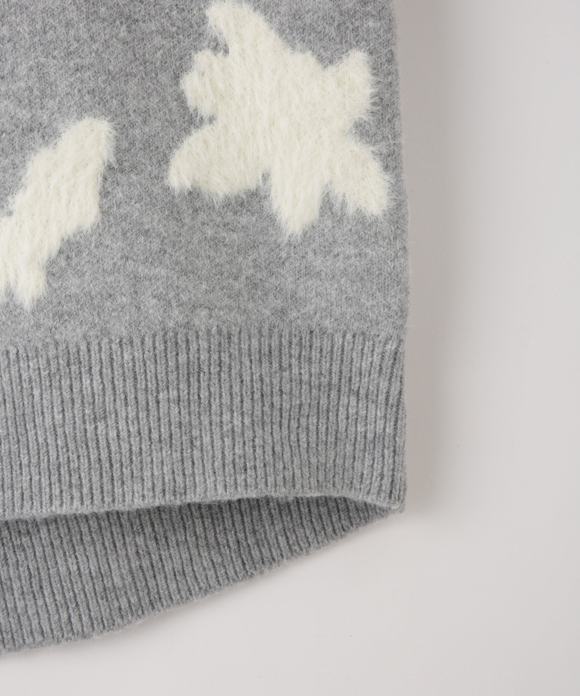 フェザーヤーンフラワー柄Vネックニット – FACE SANS FARD