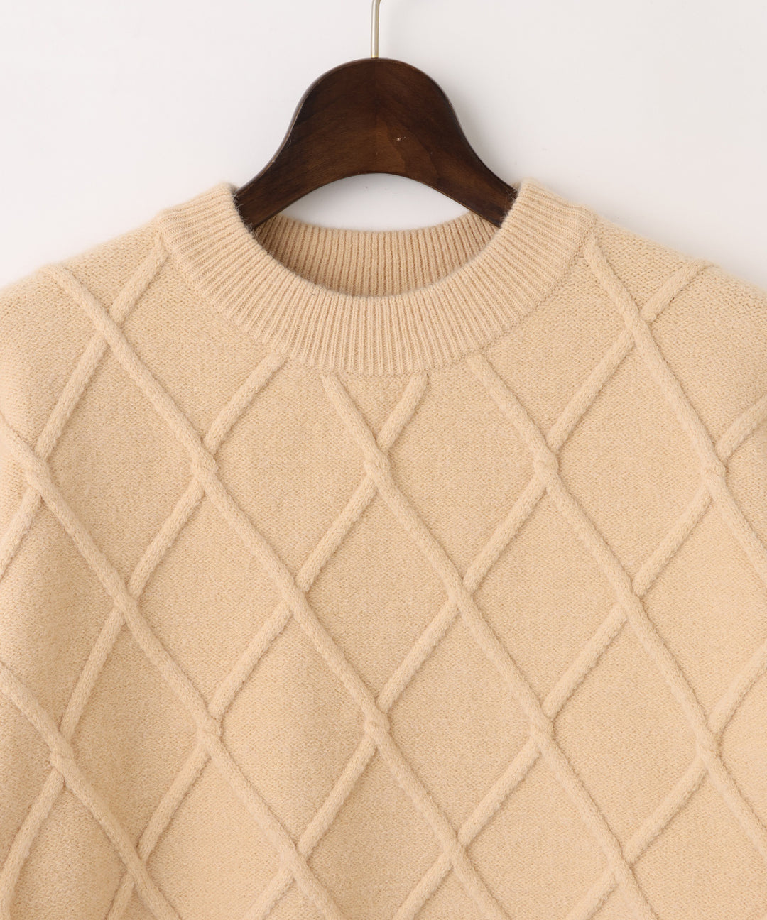 ケーブル×布帛スリーブ異素材ニット