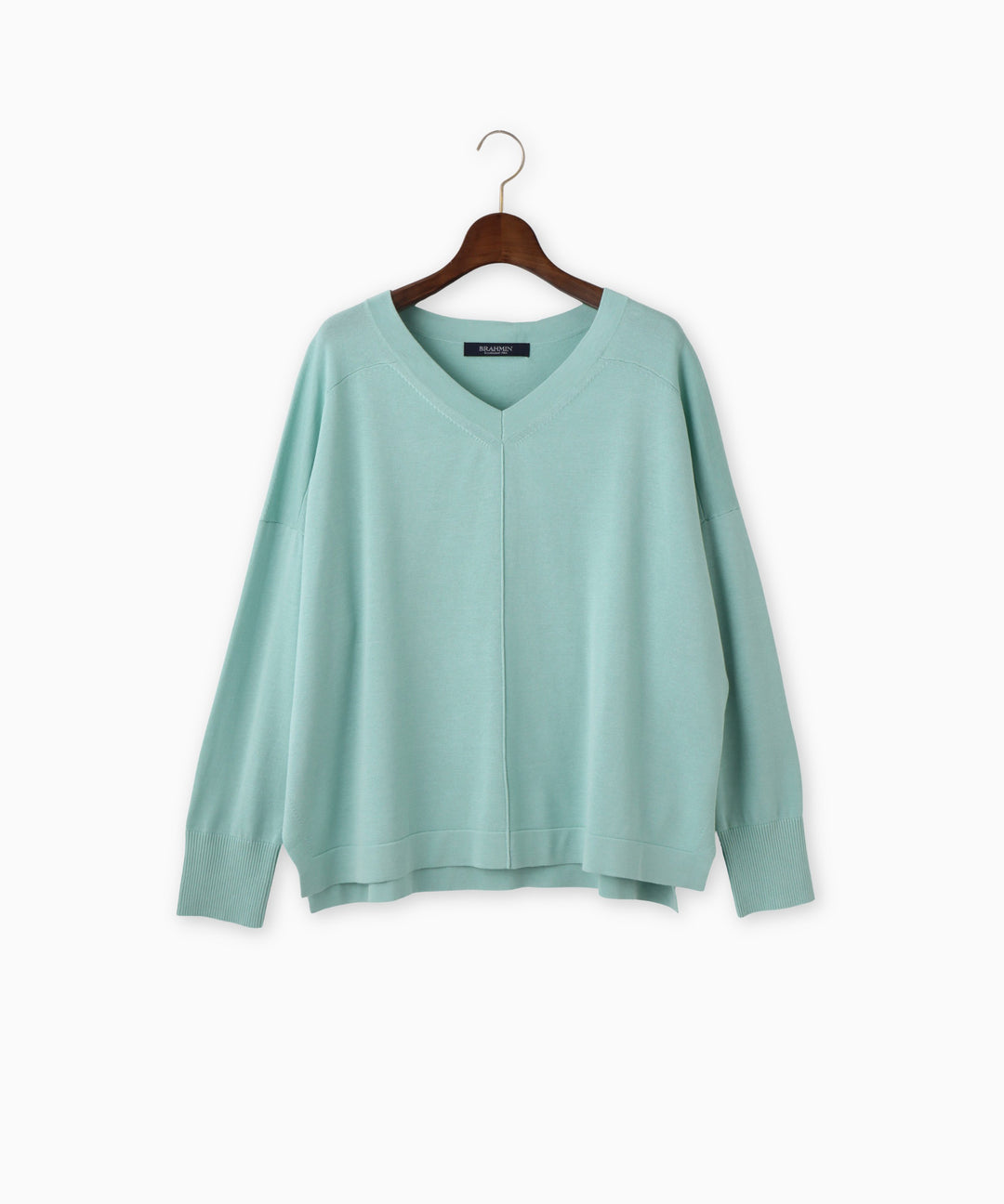 シンプルVネックニット