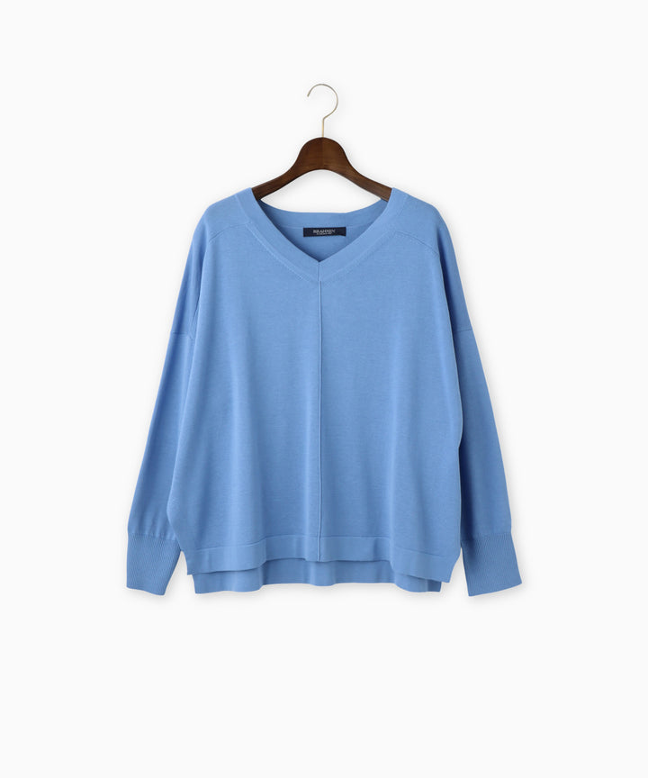 シンプルVネックニット