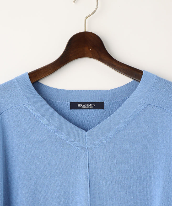 シンプルVネックニット