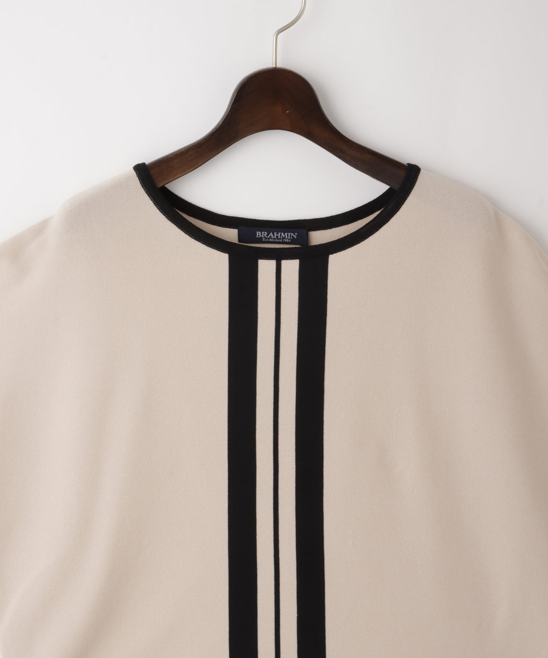 ドルマンスリーブニット