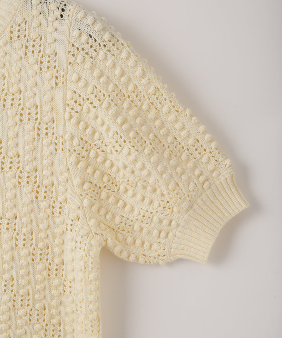 ポップコーン編みハーフスリーブニット