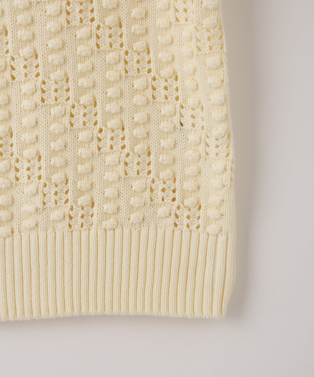 ポップコーン編みハーフスリーブニット